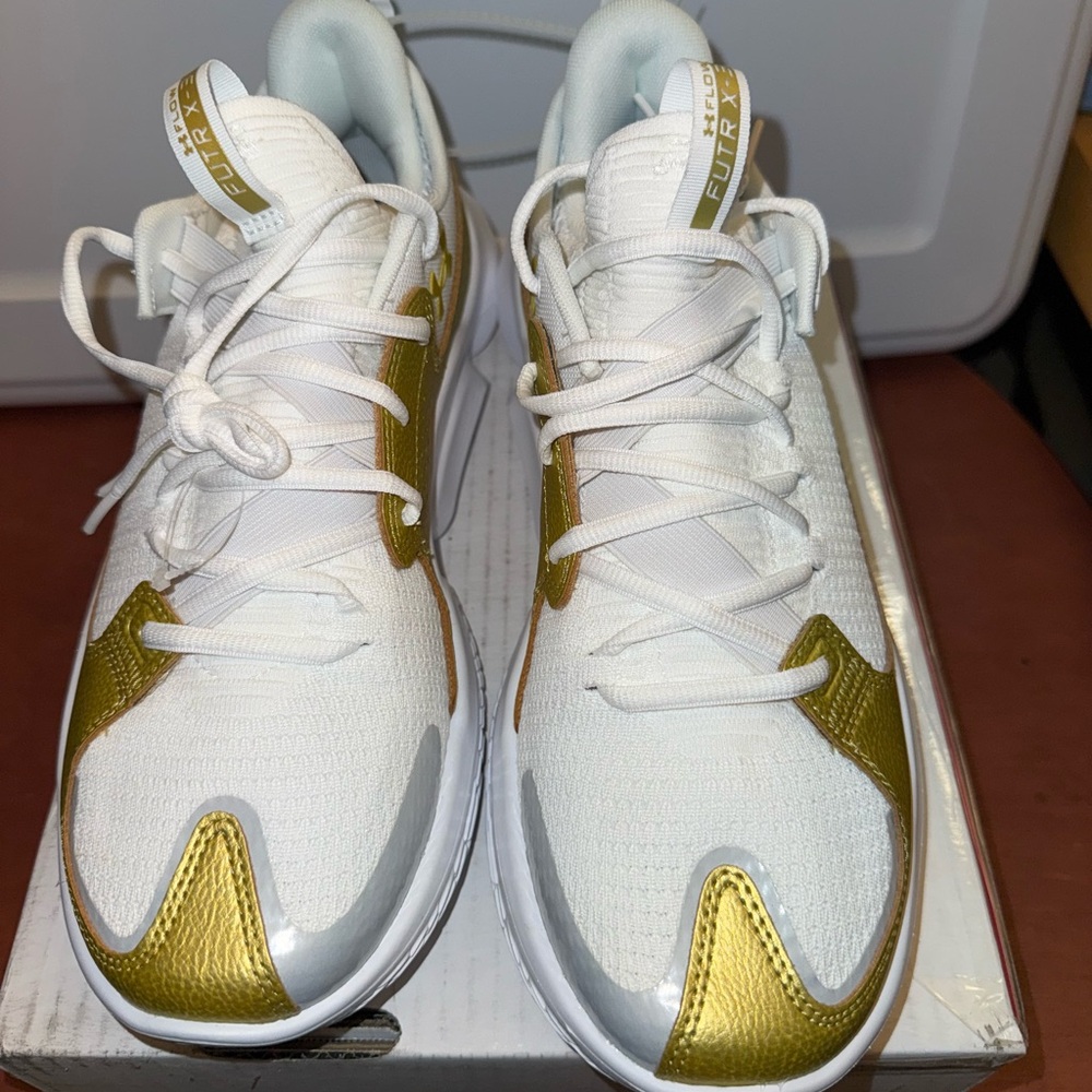Under Armour UA Flow FUTR X 3 Basketball Shoes 3026630-103 WHITE GOLD M10/W11.5 - Picture 6 of 7